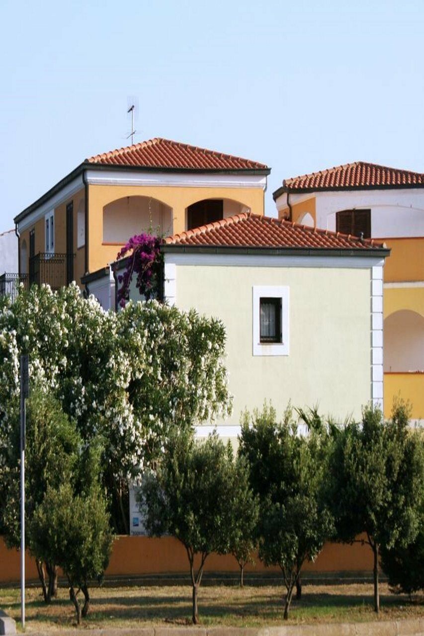 Residence Le Pavoncelle Santa Teresa Gallura Eksteriør billede