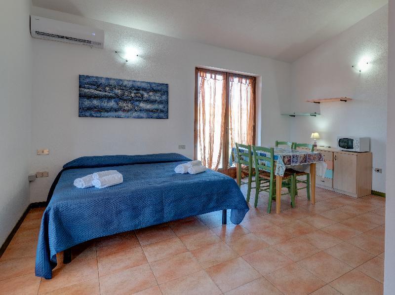 Residence Le Pavoncelle Santa Teresa Gallura Eksteriør billede