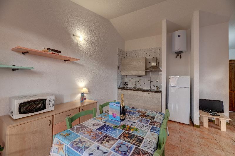 Residence Le Pavoncelle Santa Teresa Gallura Eksteriør billede