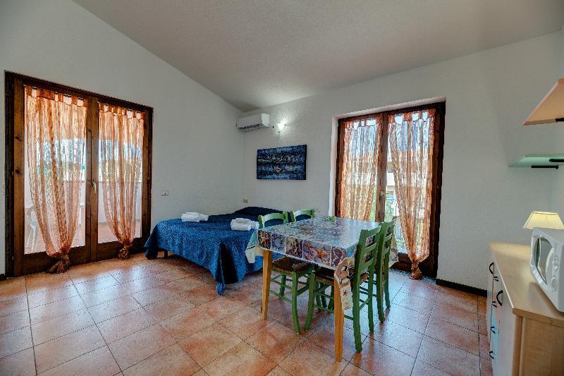 Residence Le Pavoncelle Santa Teresa Gallura Eksteriør billede
